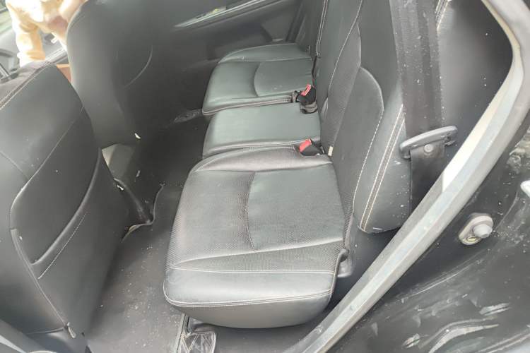 Used BYD S6 2014 2.0L Manual Luxury 5-Seater