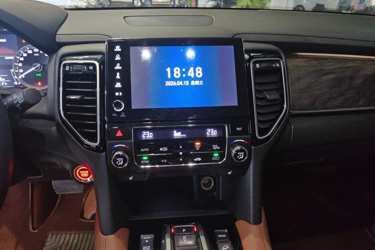 Used Honda UR-V 2020 370TURBO Two-Wheel Drive Luxury Edition Audio And AC Panel