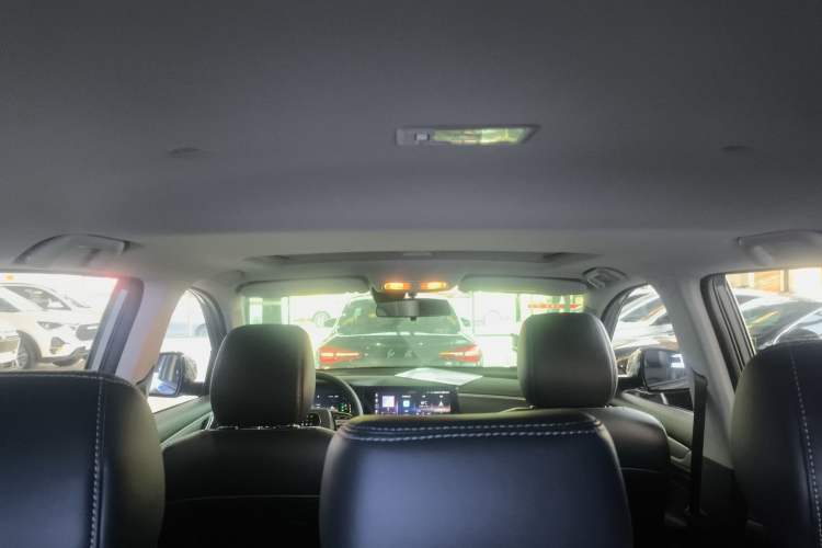 Used Landian E5 2024 Honor Edition 100KM Deluxe 7-Seater
