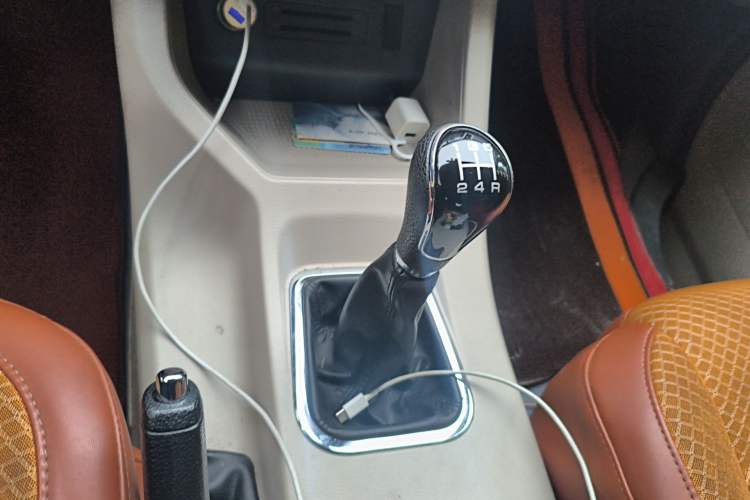 Used FORTHING Lingzhi 2020 M5L 1.6L Base Model 7 Seats Gear Lever