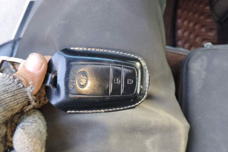 Used Toyota Prado 2019 3.5L Automatic TX-L Deluxe Edition with Rear-Mounted Spare Tire