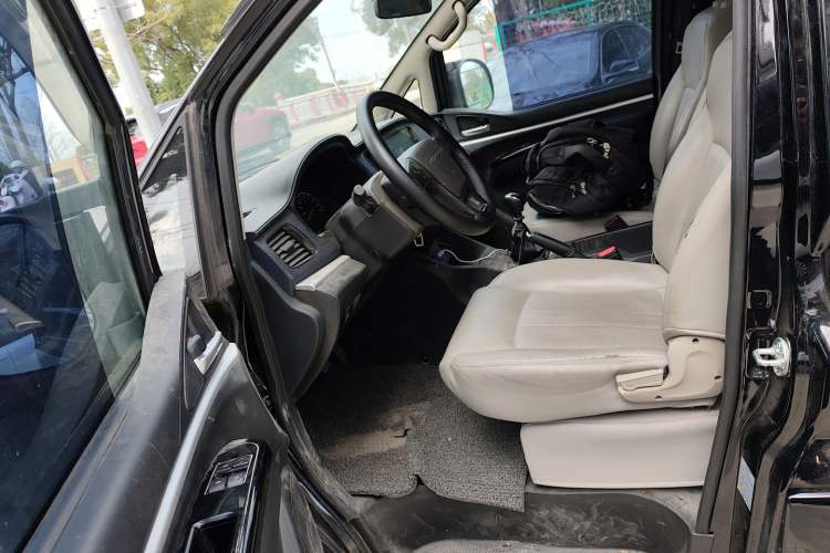 Used FORTHING Lingzhi 2024 M5L 1.5T Manual Base Model 7 Seats