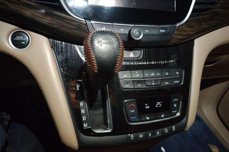 Used Buick GL8 2017 ES 28T Luxury Model China V Standard
