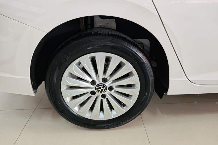 Used Volkswagen Lavida 2021 1.5L Automatic Comfort Edition Right Rear Wheel Hub