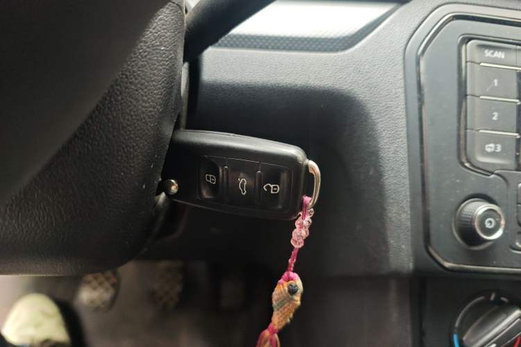 Used Volkswagen Jetta 2019 Dream Edition 1.4L Manual Fashion Version Vehicle Key