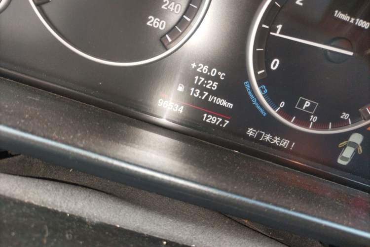 Used BMW 5 Series 2012 523Li Luxury Model Odometer Close Up