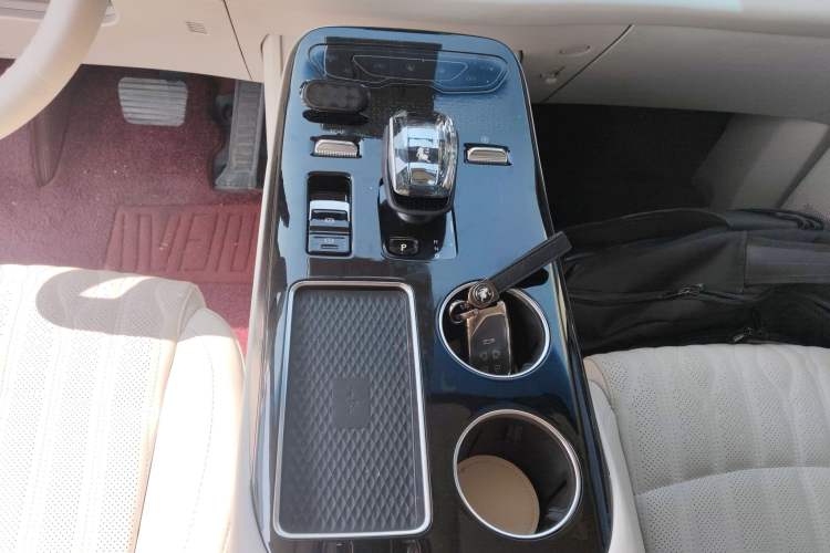 Used FORTHING Xinghai V9 2024 1.5TD 200km Qingyunti Series Premium Version Gear Lever