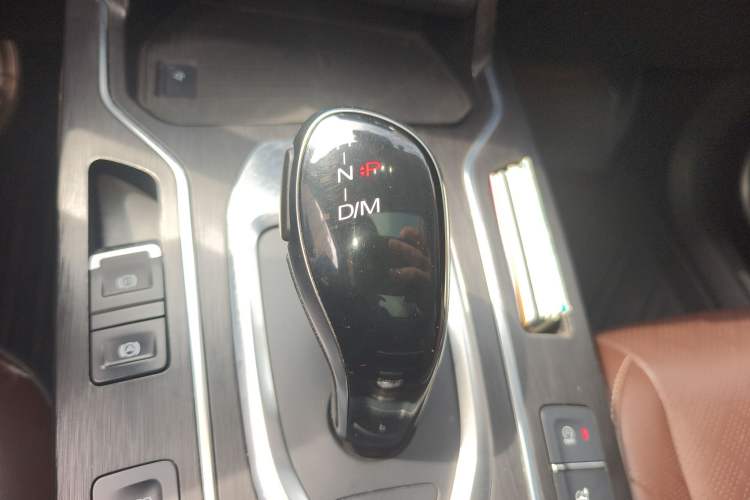 Used Wey VV6 2018 2.0T Two-Wheel Drive Flagship Version China V Standard