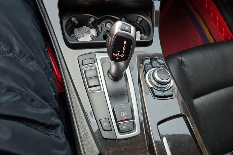 Used BMW 5 Series 2013 525Li Leading Model
