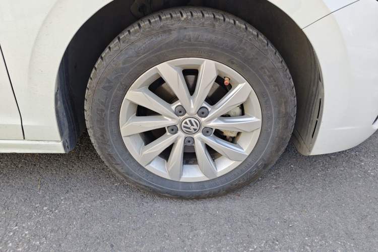 Used Volkswagen Bora 2019 1.5L Automatic Fashion Model Right Front Wheel Hub