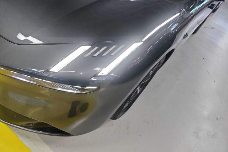 Used Lynk & Co Z10 2025 95 kWh 766 km Range Rear-Wheel Drive Max Left Front Headlight