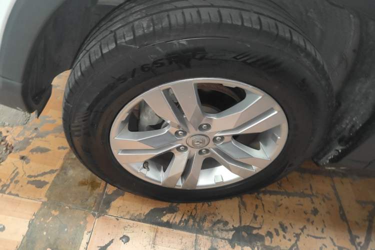 Used CHANGAN CS75 2017 Shangkui Edition 1.5T Automatic Fengyue Model Left Front Wheel Hub