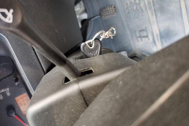 Used Wuling Zhiguang 2020 1.2L Van Utility Model China VI Emission Standard 2 Seats LSI