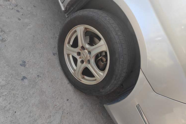 Used Dongfeng Shuaike 2011 1.6L Manual Luxury 7-Seater