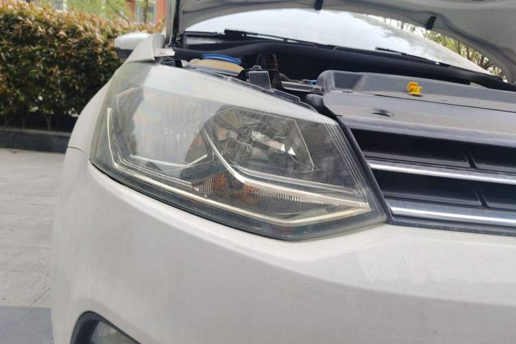 Used Volkswagen Polo 2018 1.5L Automatic Enjoyment Model Right Front Headlight