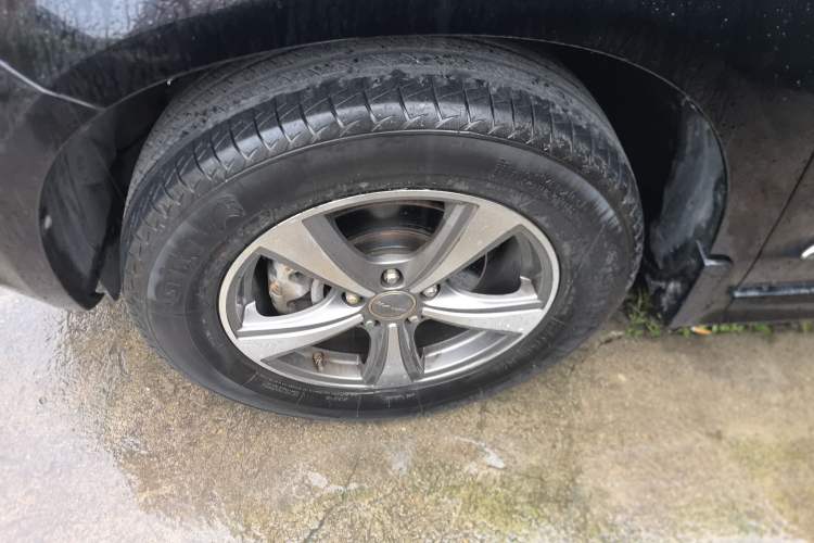 Used Haval H6 2016 Upgraded Model 1.5T Manual Two-Wheel Drive Elite Version Left Front Wheel Hub