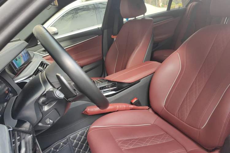 Used BMW 5 Series 2023 530Li Leading Model M Sport Package Left Front Seat