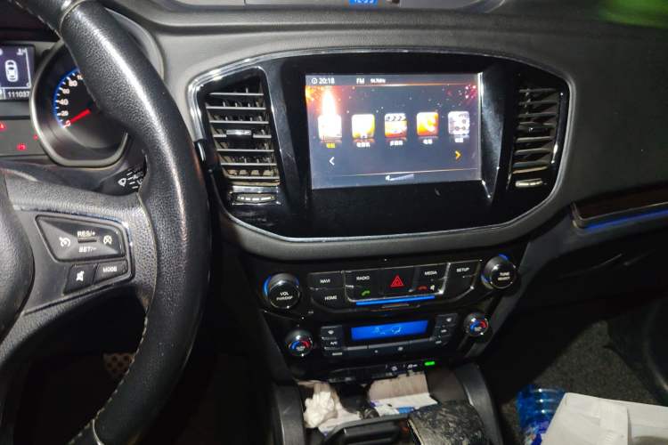 Used Geely Auto GX9 2014 2.4L Automatic Two-Wheel Drive Luxury Version Audio And AC Panel