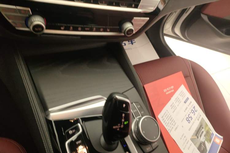 Used BMW 5 Series 2022 Second Facelift 530Li Leading Edition M Sport Package
