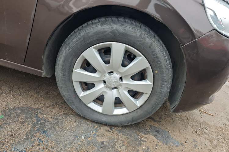 Used Peugeot 301 2014 1.6L Manual Comfort Edition
