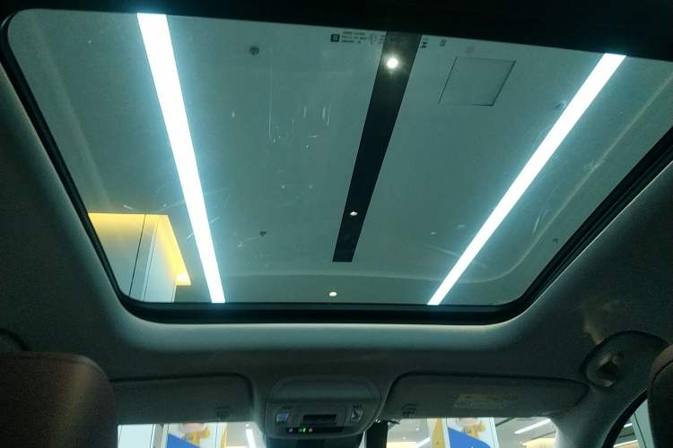 Used Buick Envision 2025 Encore Plus 28T Two-Wheel-Drive Platinum Edition