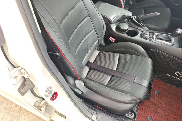 Used Mazda 3 Axela 2016 Sedan 1.5L Automatic Comfort Model