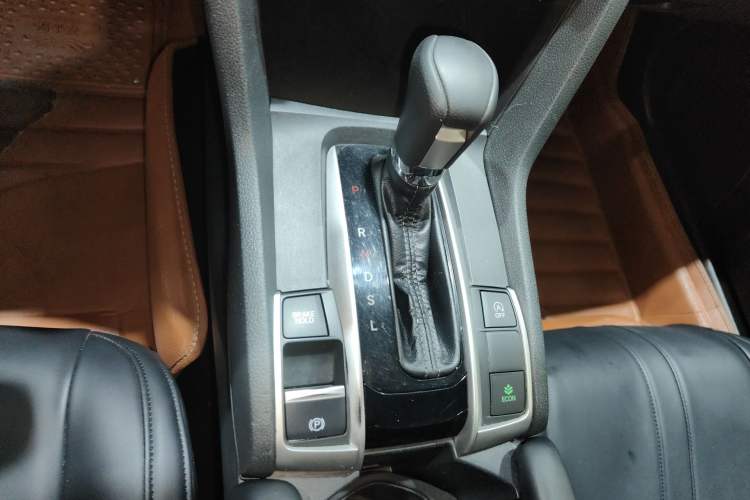 Used Honda Civic 2016 220TURBO CVT Luxury Edition
