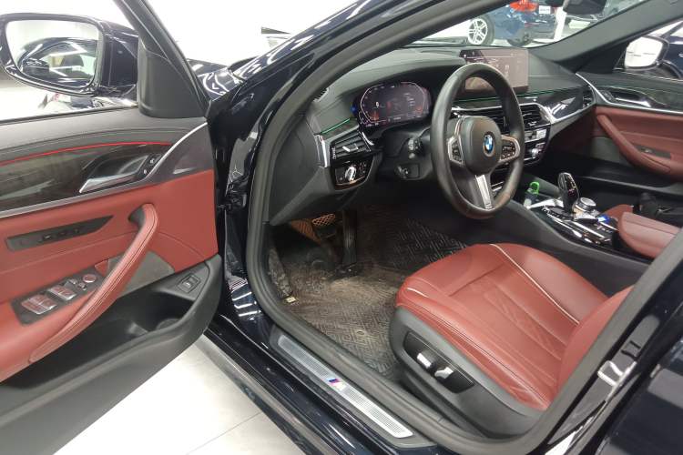 Used BMW 5 Series 2022 Restyled 525Li M Sport Package
