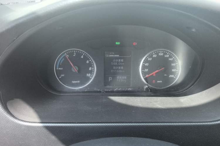 Used Wuling Rongguang EV 2022 Basic Model Enclosed-Window Vehicle with 2 Seats Equipped with Penghui Battery Odometer Close Up