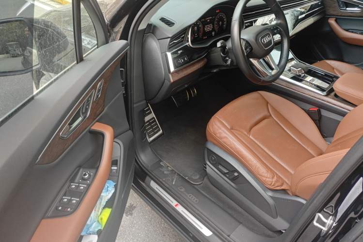 Used Audi Q7 2022 55 TFSI quattro S line Sport model