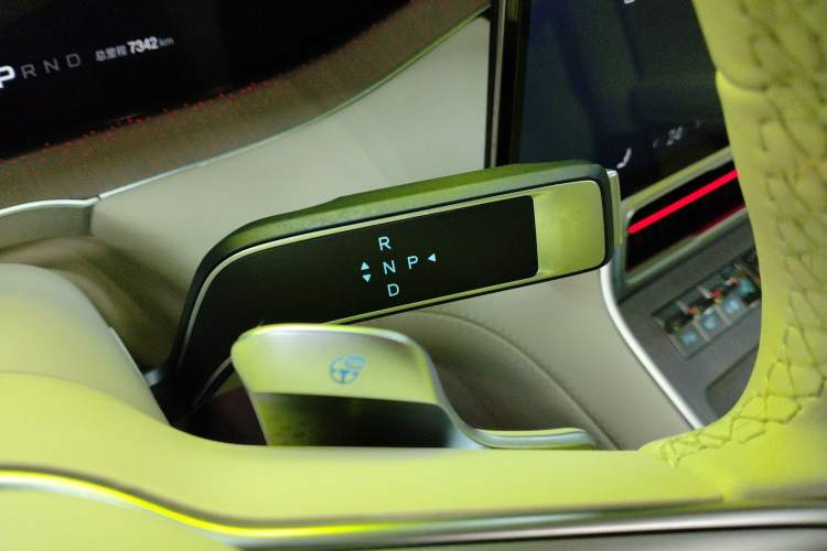 Used Denza N8L 2025 Model Flagship Model