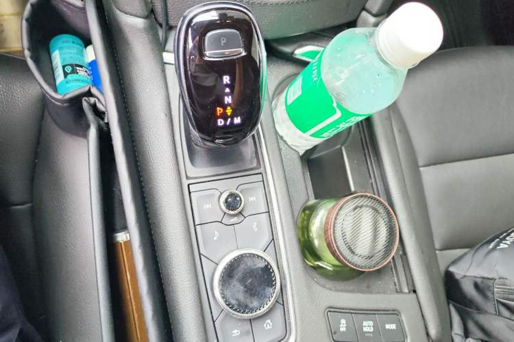 Used Cadillac XT6 2021 2.0T 6-Seater Two-Wheel Drive Luxury Version Gear Lever