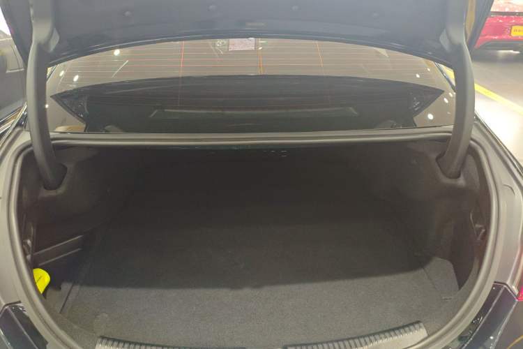 Used Mercedes-Benz C-Class New Energy 2024 Revised Version C 350 eL
