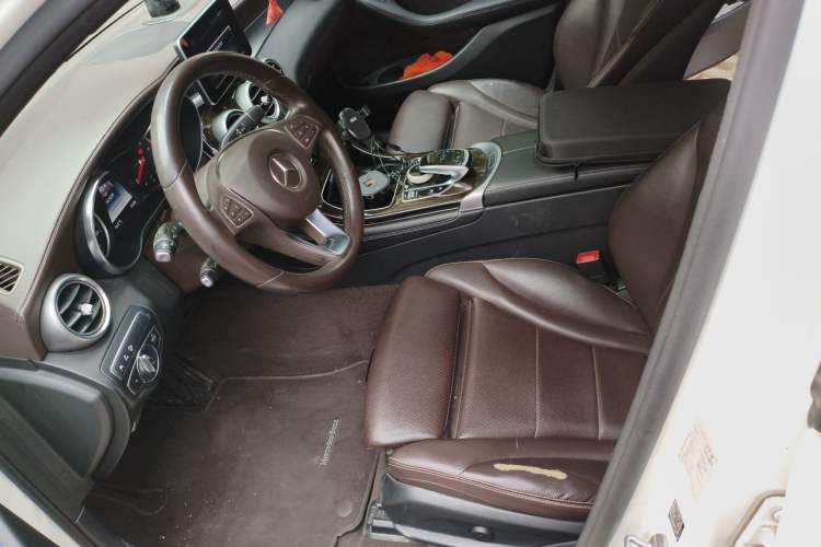 Used Mercedes-Benz GLC 2017 GLC 260 4MATIC Luxury Model