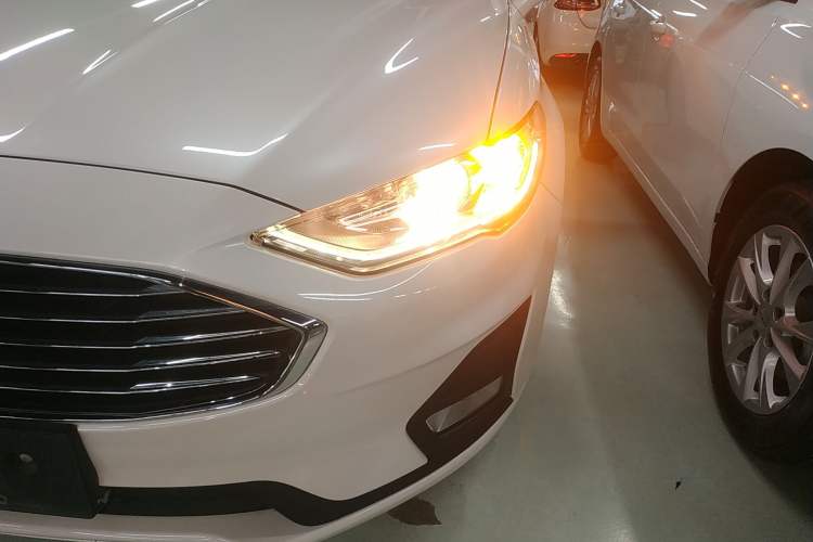 Used Ford Mondeo New Energy 2018 2.0 PHEV Smart-Controlled Fashion Edition China VI Standard Left Front Headlight