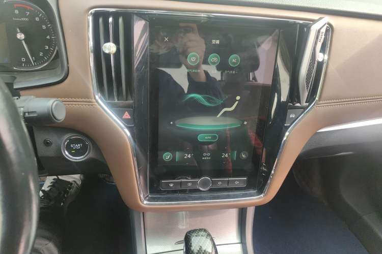 Used Roewe i6 2017 20T Automatic Internet ZhiZun Edition