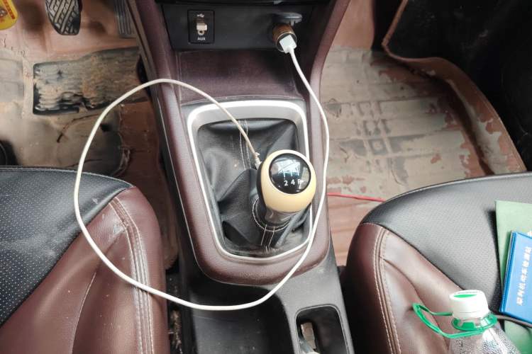 Used Venucia M50V 2017 1.5L XL Manual Comfort Edition Gear Lever