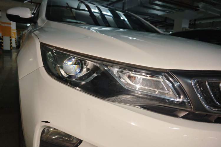 Used Geely Auto Emgrand GL 2018 1.4T DCT Prestige Smart Connectivity Version Right Front Headlight