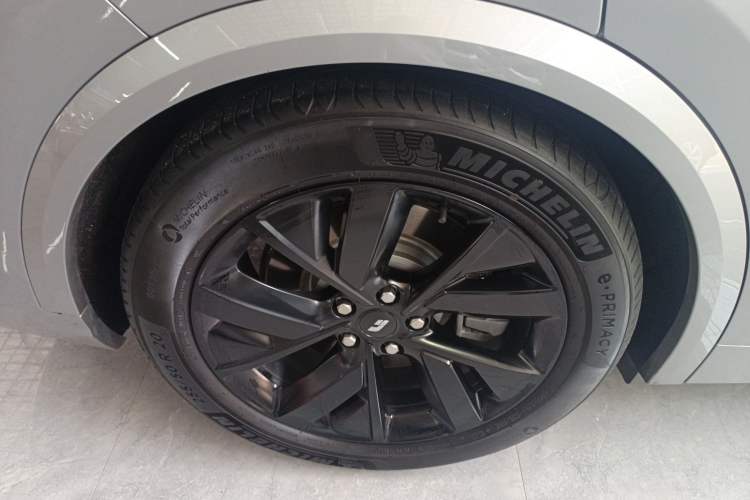 Used Li Auto L8 2023 Pro Model
