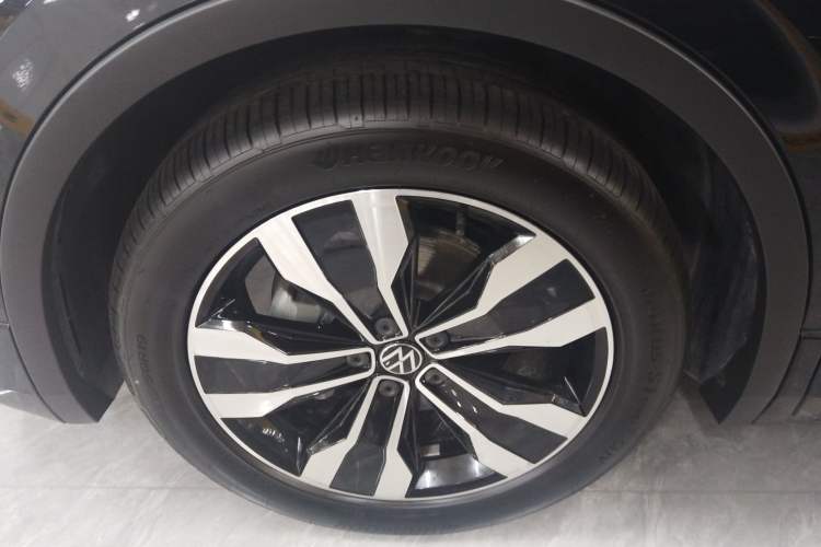 Used Volkswagen Tiguan L 2024 Outstanding Model 330TSI Automatic Two-Wheel Drive R-Line Dragon Glory Edition