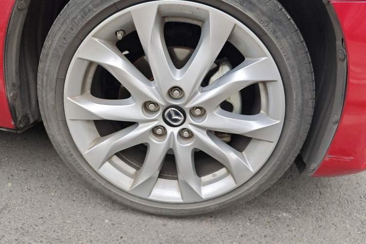 Used Mazda Mazda 3 Axela 2014 Sedan 2.0L Automatic Sport Model
