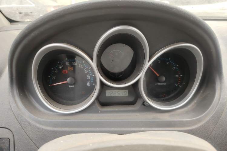 Used FAW Weizhi V2 2010 1.3L Manual Luxury Version
