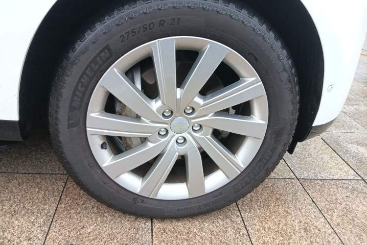 Used Land Rover Range 2023 3.0 L6 400 PS Prestige Seven-Seater Extended Version
