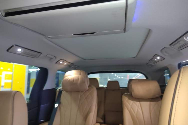 Used Denza D9 2024 DM-i 1050 Luxury Model