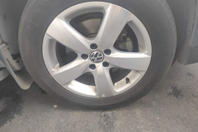 Used Volkswagen Tiguan 2012 1.8TSI Automatic Two-Wheel Drive Elite Edition Right Front Wheel Hub
