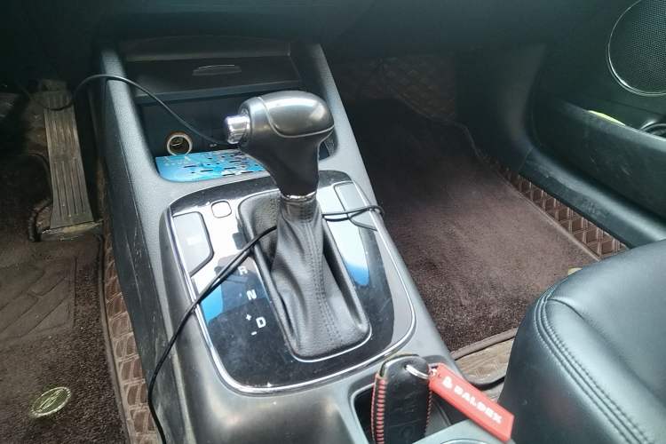 Used Kia K3 2016 1.6L Automatic GLS Gear Lever