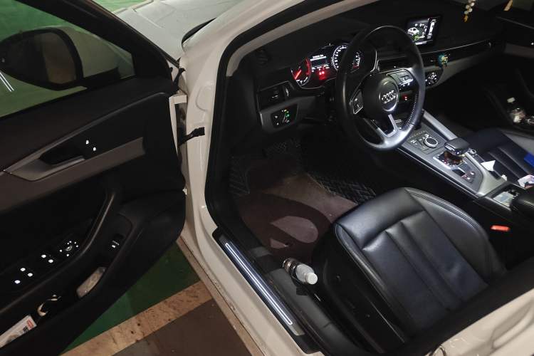 Used Audi A4L 2019 40 TFSI Ambition Version China V