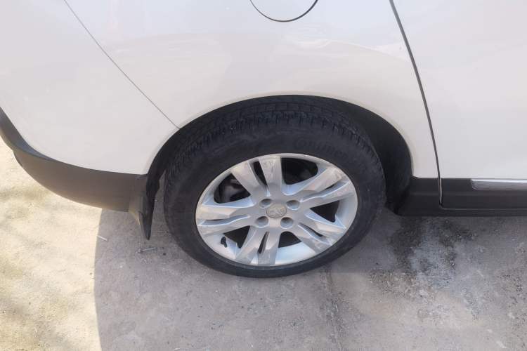 Used Peugeot 3008 2015 2.0L Automatic Trend Edition Exterior 5