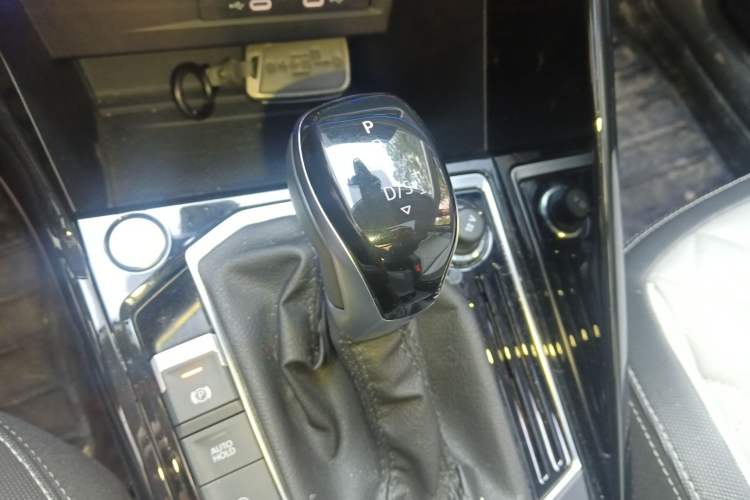 Used Volkswagen Tayron 2024 330TSI Two-Wheel Drive R-Line High-Energy Version
