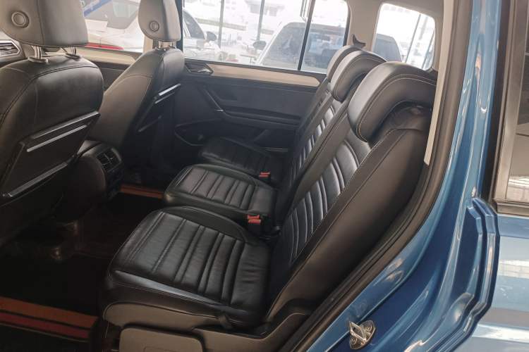 Used Volkswagen Touran 2018 Volkswagen Touran L 280TSI DSG Comfort Edition 7-seater